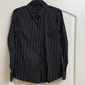 NWOT Women’s tailored Banana Republic Black and White Polka Dot Blouse